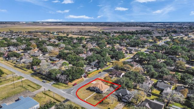 2832 Golden Avenue Avenue, Bay City, TX 77414