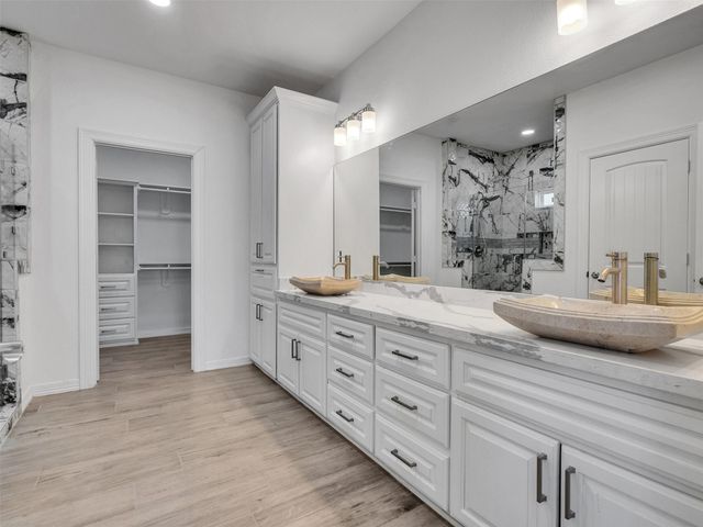 2832 Golden Avenue Avenue, Bay City, TX 77414