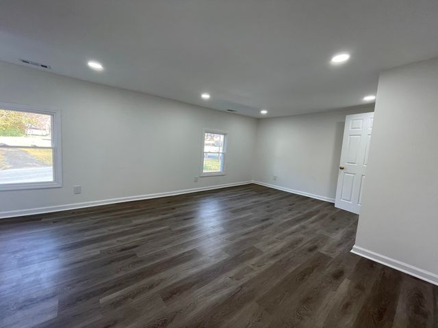 617 F ST, Bedford, VA 24523