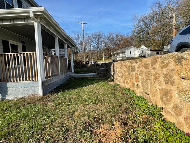 617 F ST, Bedford, VA 24523