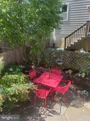 534 GREEN LN, Philadelphia, PA 19128