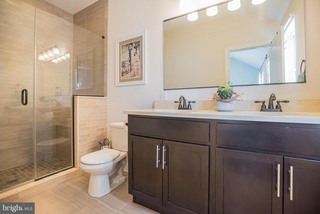 534 GREEN LN, Philadelphia, PA 19128