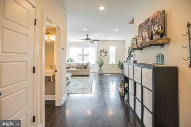 534 GREEN LN, Philadelphia, PA 19128