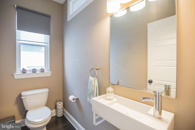 534 GREEN LN, Philadelphia, PA 19128