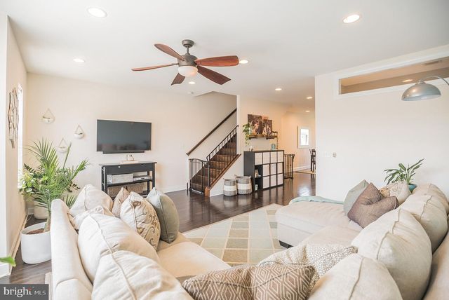 534 GREEN LN, Philadelphia, PA 19128