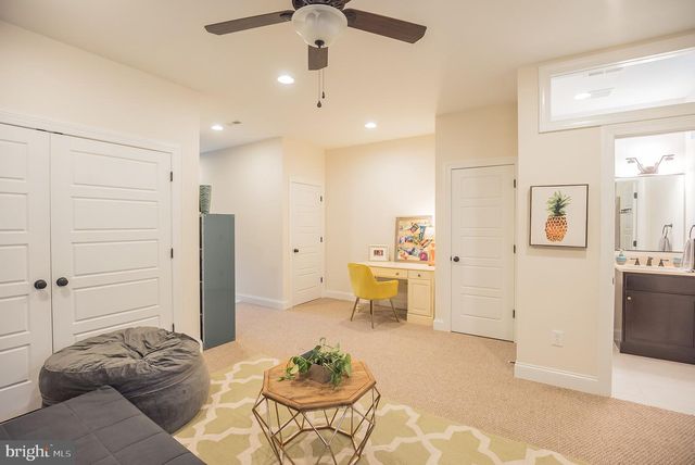 534 GREEN LN, Philadelphia, PA 19128