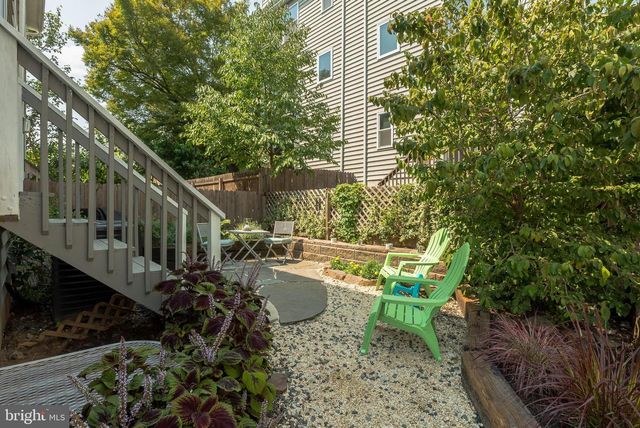 534 GREEN LN, Philadelphia, PA 19128