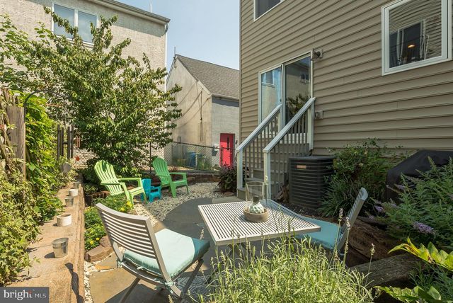 534 GREEN LN, Philadelphia, PA 19128