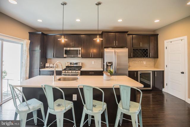 534 GREEN LN, Philadelphia, PA 19128