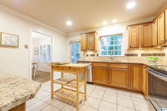 1305 LARRY LANE, Birmingham, AL 35213