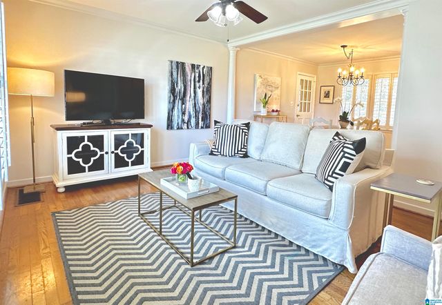 1305 LARRY LANE, Birmingham, AL 35213