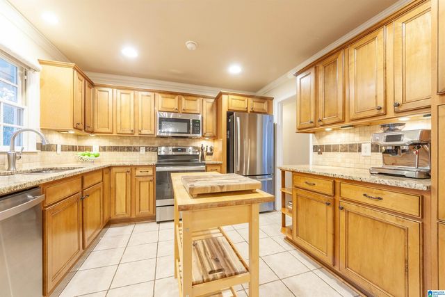 1305 LARRY LANE, Birmingham, AL 35213