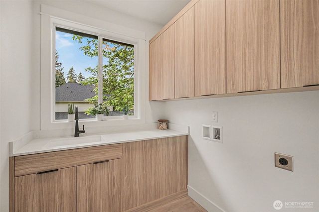 1906 223rd Avenue SE, Sammamish, WA 98075