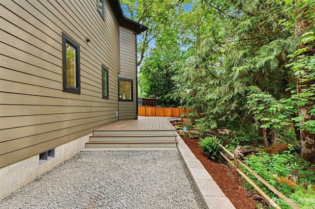 1906 223rd Avenue SE, Sammamish, WA 98075