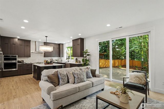 1906 223rd Avenue SE, Sammamish, WA 98075