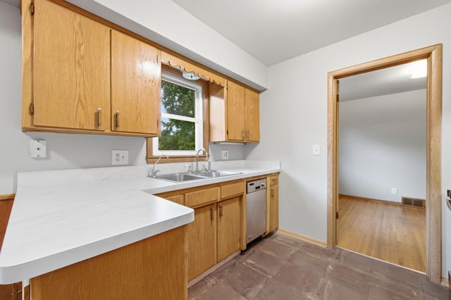 6717 Dutton Avenue, Brooklyn Park, MN 55428