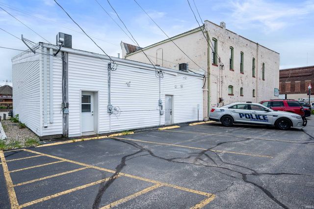 16 N Washington Street, Knightstown, IN 46148