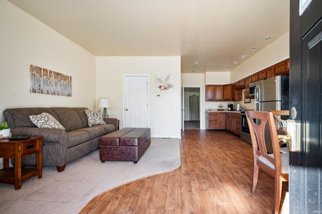 16 N Washington Street, Knightstown, IN 46148