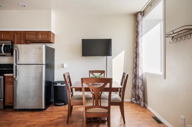 16 N Washington Street, Knightstown, IN 46148