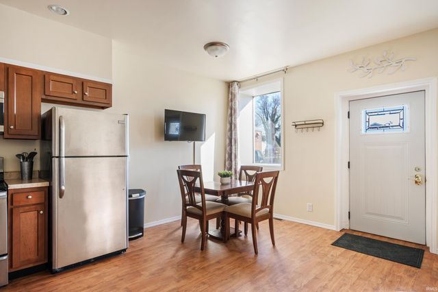 16 N Washington Street, Knightstown, IN 46148