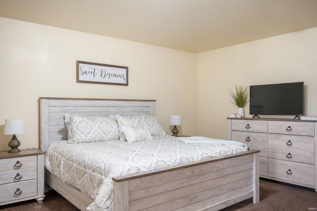 16 N Washington Street, Knightstown, IN 46148