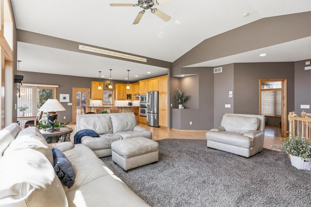 9451 138th Street W, Savage, MN 55378