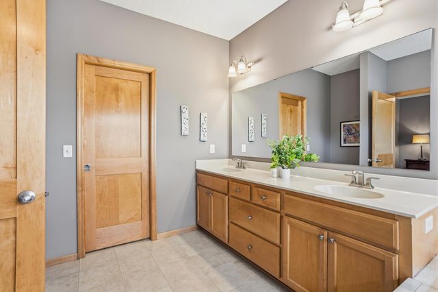 9451 138th Street W, Savage, MN 55378