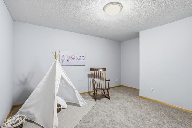 9451 138th Street W, Savage, MN 55378