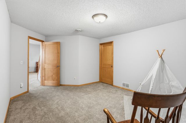 9451 138th Street W, Savage, MN 55378