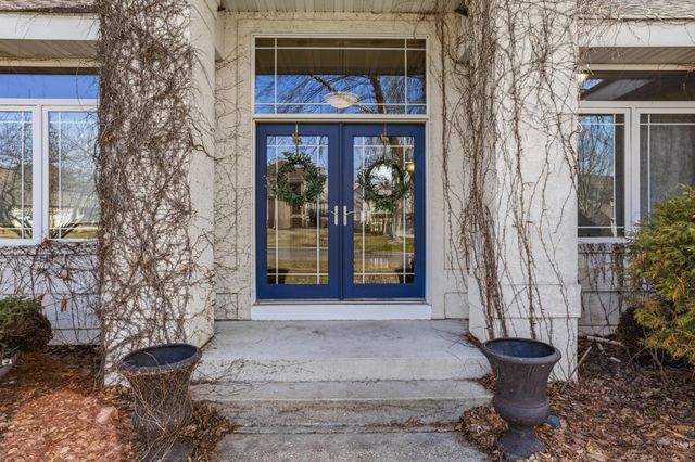 9451 138th Street W, Savage, MN 55378