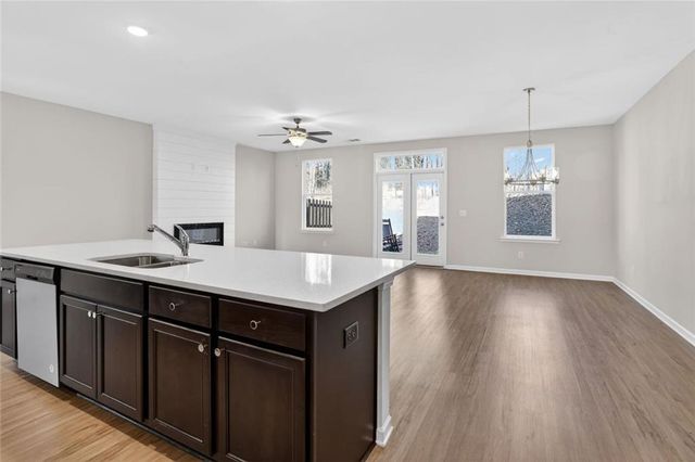 1127 Lucan Ln, Lawrenceville, GA 30043