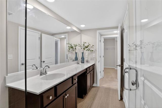 1127 Lucan Ln, Lawrenceville, GA 30043