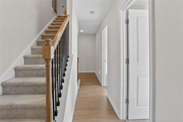 1127 Lucan Ln, Lawrenceville, GA 30043