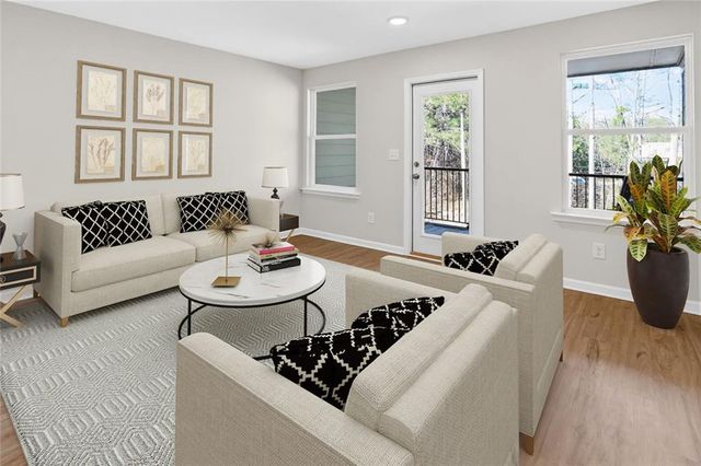 1127 Lucan Ln, Lawrenceville, GA 30043