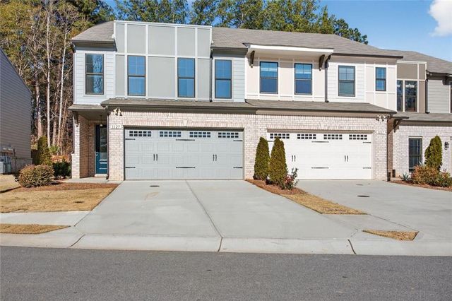 1127 Lucan Ln, Lawrenceville, GA 30043