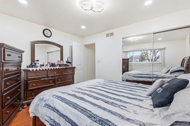 36217 Jeffrey Drive, Sterling Heights, MI 48310