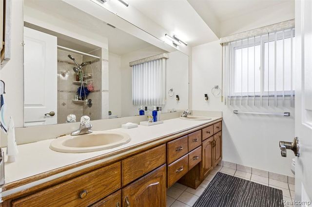 36217 Jeffrey Drive, Sterling Heights, MI 48310