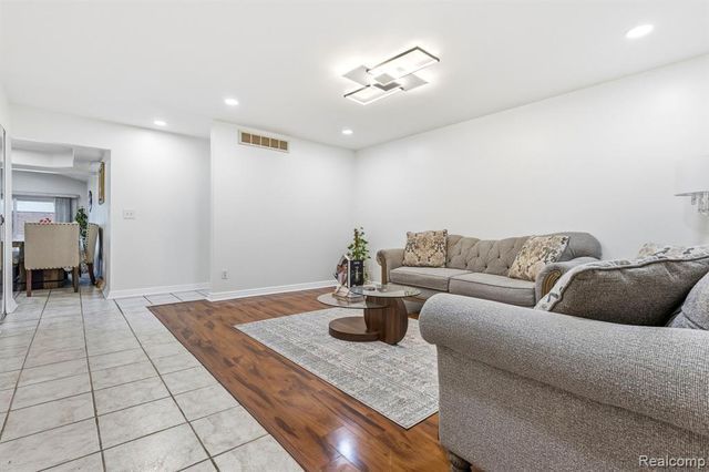 36217 Jeffrey Drive, Sterling Heights, MI 48310