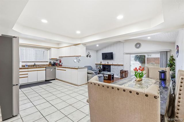 36217 Jeffrey Drive, Sterling Heights, MI 48310