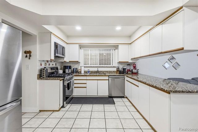 36217 Jeffrey Drive, Sterling Heights, MI 48310