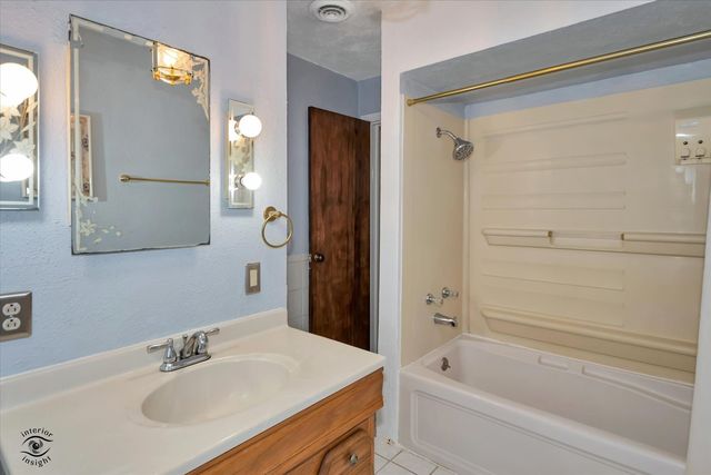 23935 S Kings Road, Crete, IL 60417