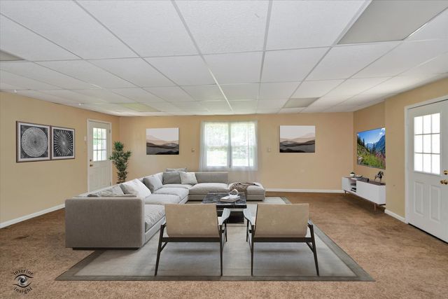 23935 S Kings Road, Crete, IL 60417