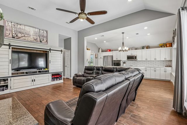 10009 Kildee Trail, Sanger, TX 76266