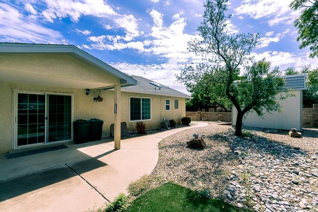 701 Chaps Road SE, Rio Rancho, NM 87124
