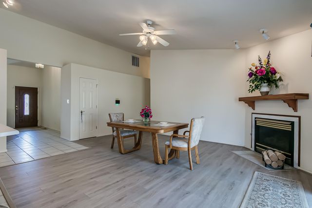 701 Chaps Road SE, Rio Rancho, NM 87124
