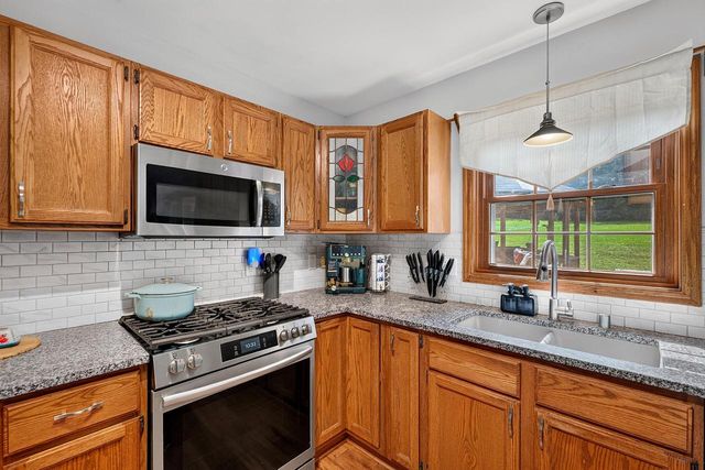 S93W33523 Fieldside COURT, Mukwonago, WI 53149