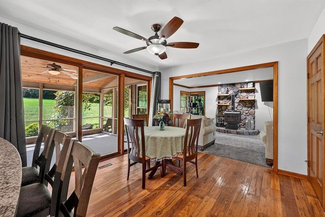 S93W33523 Fieldside COURT, Mukwonago, WI 53149