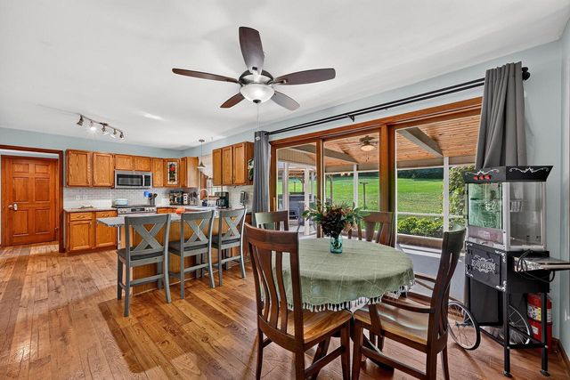 S93W33523 Fieldside COURT, Mukwonago, WI 53149