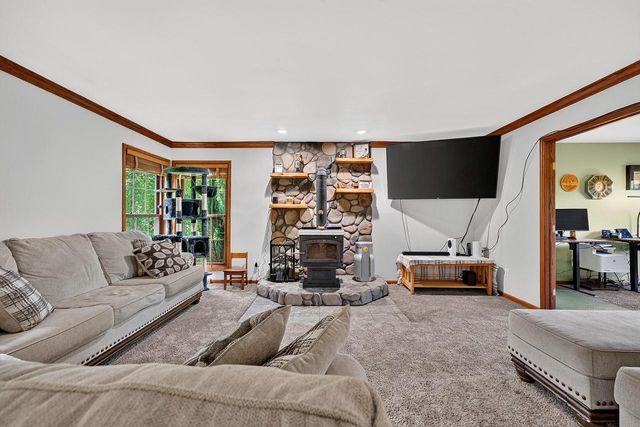 S93W33523 Fieldside COURT, Mukwonago, WI 53149