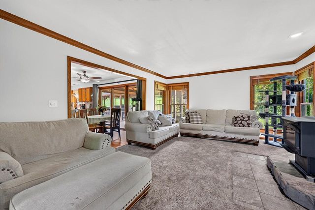 S93W33523 Fieldside COURT, Mukwonago, WI 53149